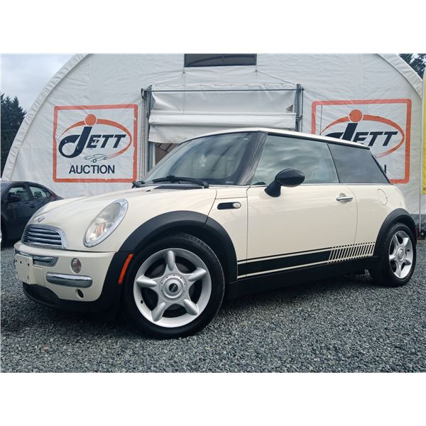 B4 --  2004 MINI COOPER , White, 212205 KM