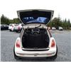 Image 61 : B4 --  2004 MINI COOPER , White, 212205 KM