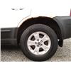 Image 25 : A8 --  2005 FORD ESCAPE XLT AWD, White, 272732 KM  "NO RESERVE"