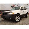 Image 2 : A8 --  2005 FORD ESCAPE XLT AWD, White, 272732 KM  "NO RESERVE"