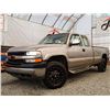 Image 2 : G1 --  2001 CHEVROLET SILVERADO 2500 HEAVY DUTY EXT CAB 4X4, Grey, 341955 KM