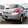 Image 14 : B5 --  2010 NISSAN VERSA S, Grey, 179529 KM