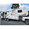 Image 28 : 0F --  2009 Jazz By Thor 5th Wheel, White, From The Hitch To The Bumper Is  27.5' Apx