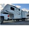 Image 3 : 0F --  2009 Jazz By Thor 5th Wheel, White, From The Hitch To The Bumper Is  27.5' Apx