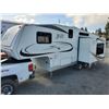 Image 5 : 0F --  2009 Jazz By Thor 5th Wheel, White, From The Hitch To The Bumper Is  27.5' Apx