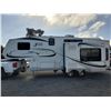 Image 8 : 0F --  2009 Jazz By Thor 5th Wheel, White, From The Hitch To The Bumper Is  27.5' Apx