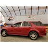 Image 46 : A10 --  2005 CADILLAC SRX AWD, Red, 288439 KM  KMS