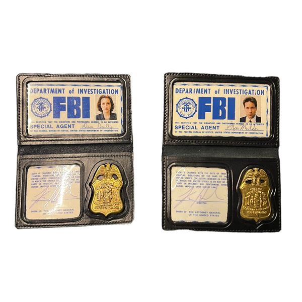 The X-Files (1993-) - Fox Mulder's (David Duchovny) and Dana Scully's (Gillian Anderson) FBI Badges