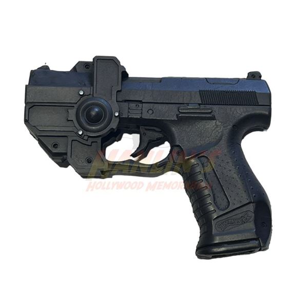 Fringe (2008-2013) - Main Cast 2036 Futuristic Weapon