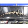Image 6 : Vintage Hoyt Compound Bow with 8 Arrows, Accessories