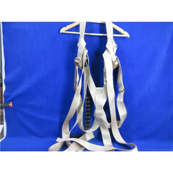Summit Treestands Harness - November 2006
