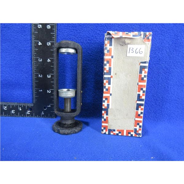 Deer Brand Manual Roll Crimp Tool - 12 Gauge