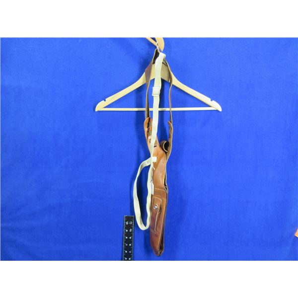 Bianchi # X15 Large Right Hand Orientation Shoulder Holster