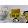 Image 4 : Hallmark Kiddie Car Classics - 1961 Murray Tractor with Trailer