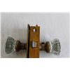 Image 4 : Antique Glass Doorknob Set