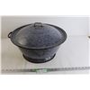 Image 1 : Enamel Dough Pan with Lid - Missing handle