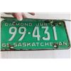 Image 2 : (2) 1965 Saskatchewan License Plates