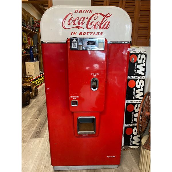 Vendo 80 Coca Cola Pop Machine 5C, Runs