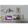 Image 4 : 956. Lot of items, pinbacks, cigarette cards, jackknife, clock key, vintage glasses