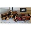 Image 1 : 2 wood model trucks.