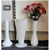 Image 1 : Milk glass vases. 1 hobnail.