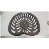 Image 1 : Cast iron tactor seat - 17"x16"