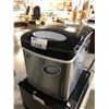 Image 2 : IGLOO MODEL ICE-115SS ICE MAKER