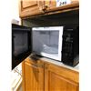 Image 2 : PANASONIC 1100 WATT MICROWAVE