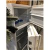 Image 2 : ROPER WHITE FRIDGE/FREEZER COMBO