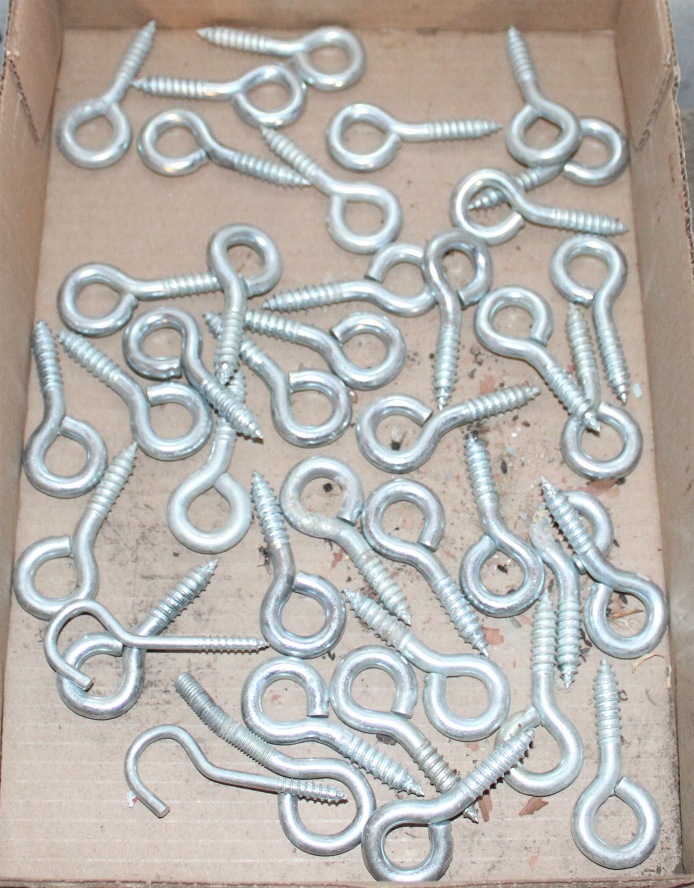 HEAVY DUTY SCREW IN HOOK LOOPS