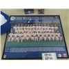 Image 2 : 1992 Toronto Blue Jays Framed Poster, Baseball Hat, 2 Bobbleheads - 1 boxed