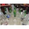 Image 3 : 24 Old Pop Bottles ; Sun Crest, Hub, Maple Leaf, Canada Dry, 1Way, Double Cola,