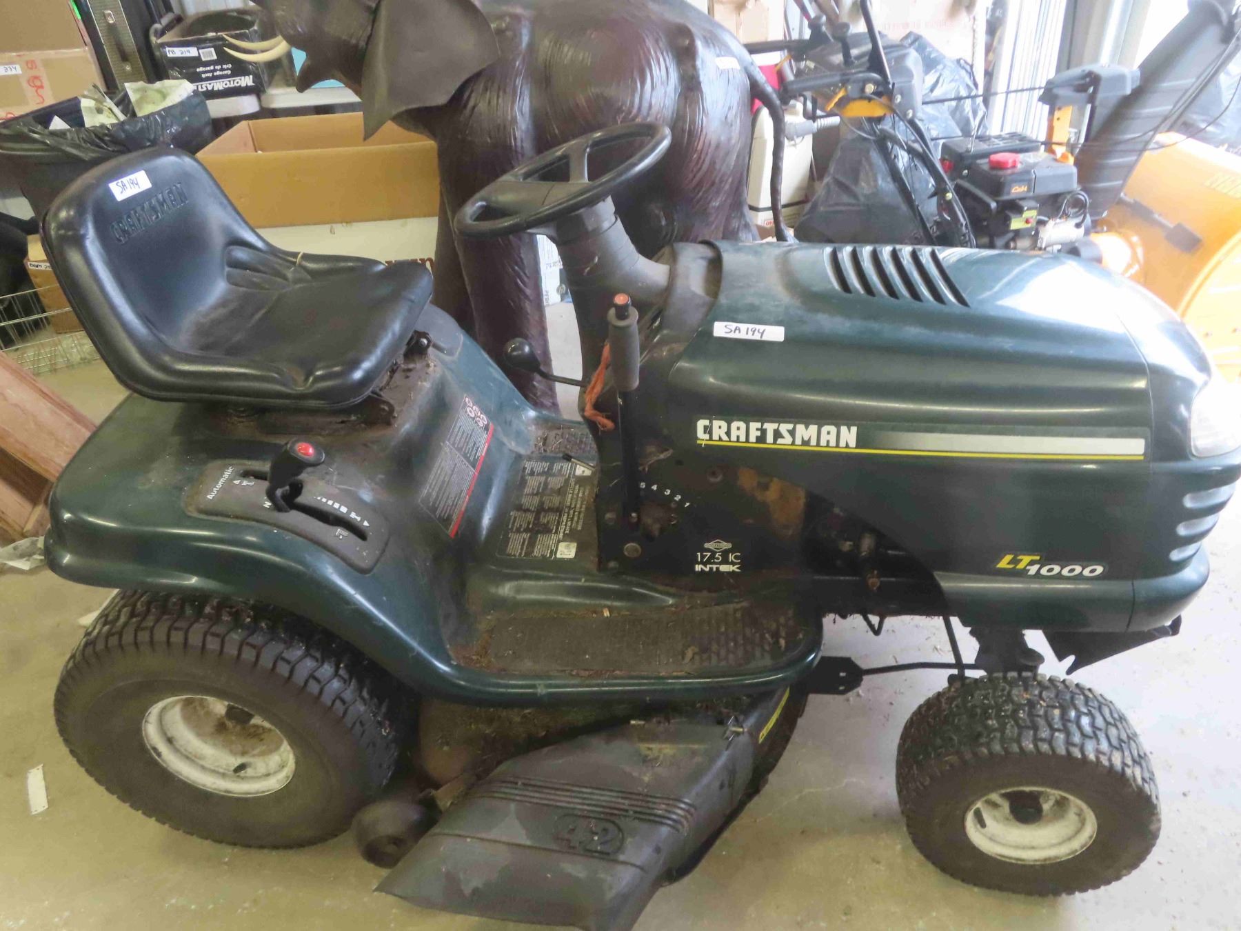 Craftsman LT 1000 Lawn Tractor with 42" Mower Deck 17.5 HP Briggs ...