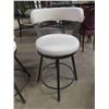 Image 2 : 2 Swivel Bar Stools