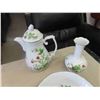 Image 2 : 7pc Tea Pot Vase, Bowl, Cups & Saucer - Bavarian Fruit + Flower Design