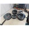 Image 2 : Tfal 7 Piece Pot and Pan 6 With Lids -Seems New or Like New