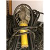 Image 2 : Heavy-duty power cords & trouble light