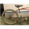 Image 2 : Vintage Schwinn Cruiser Bike - perfect for a restoration project