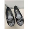 Image 2 : 2 pairs of ladies assorted shoes - Miu Miu size 35 1/2 & Manolo Blahnik size 35 1/2 w/ box