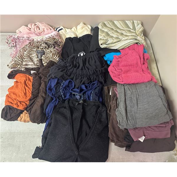 Group of assorted ladies clothing