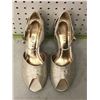 Image 2 : Pair of Golden Age Hollywood ladies high heel shoes - size 8 (Made in Brazil)