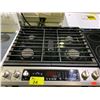 Image 2 : MAYTAG STAINLESS STEEL 5 BURNER GAS TOP STOVE WITH CONVECTION OVEN