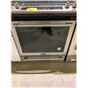 Image 4 : MAYTAG STAINLESS STEEL 5 BURNER GAS TOP STOVE WITH CONVECTION OVEN