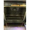 Image 4 : MAYTAG STAINLESS STEEL 4 BURNER 1 WARMER ELECTRIC STOVE WITH CONVECTION OVEN