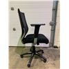 Image 2 : MESH BACK ROLLING OFFICE CHAIR