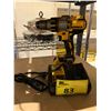 Image 1 : DEWALT DCD995 1/2" CORDLESS HAMMER DRILL WITH 20V MAX BATTERY & CHARGER