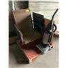 Image 2 : PALLET OF ASSORTED ITEMS; MIRROR, VACUUM, PATIO CHAIR AND MORE