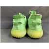 Image 4 : PAIR OF ADIDAS YEEZY BOOST 350 V2 GLOW SHOES SIZE 10.5