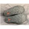 Image 5 : PAIR OF NIKE AIR JORDAN HYDRO 7 SLIDES SIZE 11