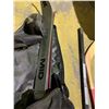 Image 2 : 2 HOCKEY STICKS AND PAIR OF SKIS IN BAG